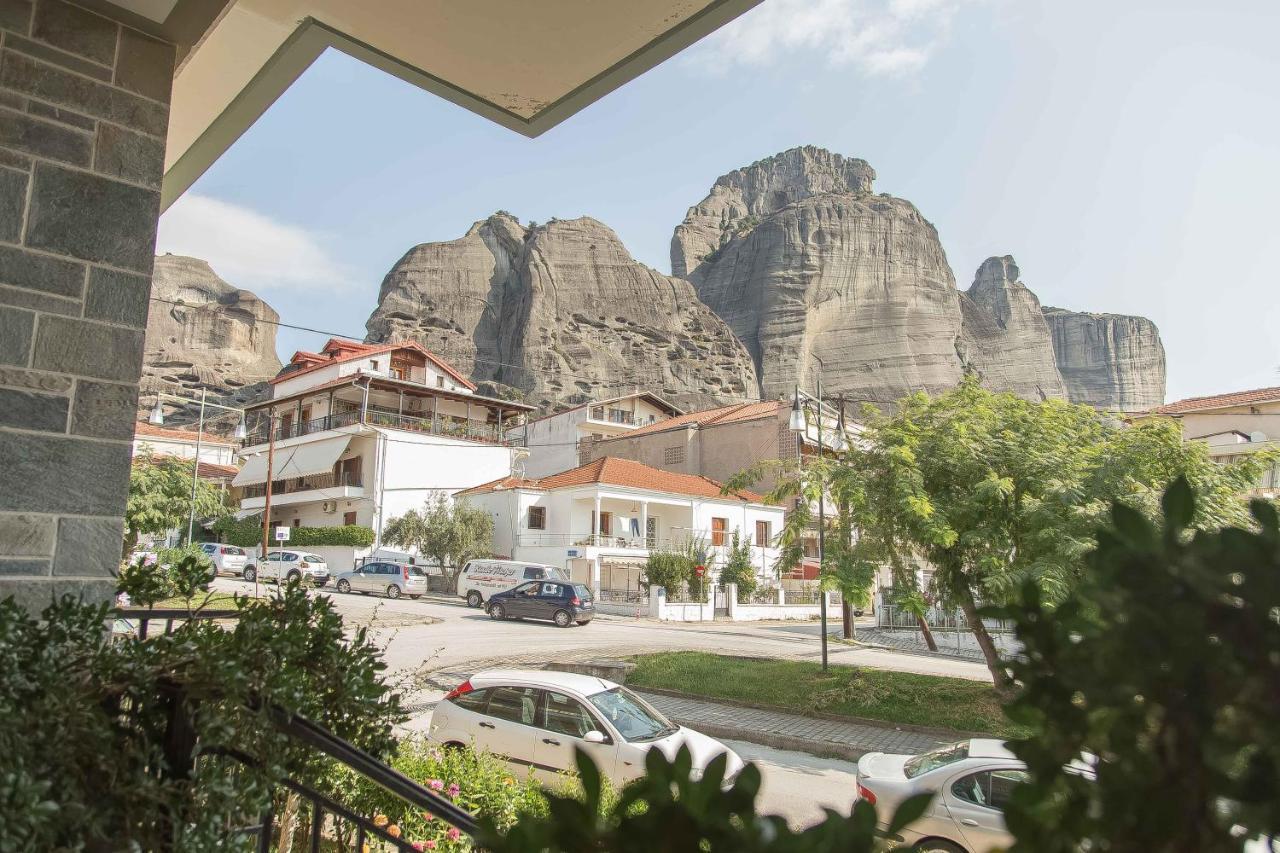 Luxury Lila House Under The Rocks Apartment Kalambaka Exterior foto