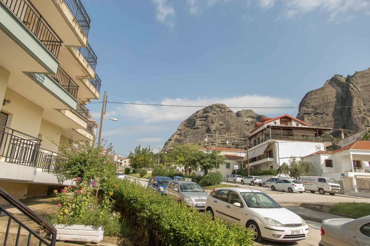 Luxury Lila House Under The Rocks Apartment Kalambaka Exterior foto